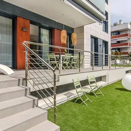 Spaces Garden Paradise 3 Bedroom, 3 Bathroom, Huge Private Garden-terrace, Pool- Sleeps Up To 8 아파트 시체스