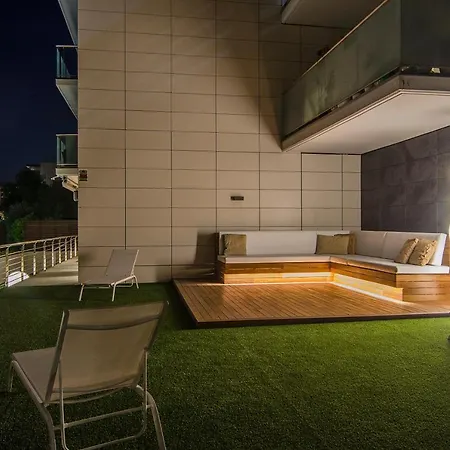 Spaces Garden Paradise 3 Bedroom, 3 Bathroom, Huge Private Garden-terrace, Pool- Sleeps Up To 8 아파트