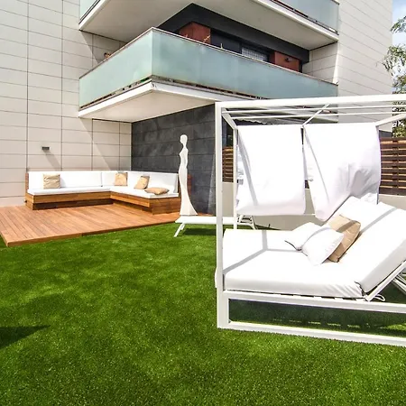아파트 Spaces Garden Paradise 3 Bedroom, 3 Bathroom, Huge Private Garden-terrace, Pool- Sleeps Up To 8 *
