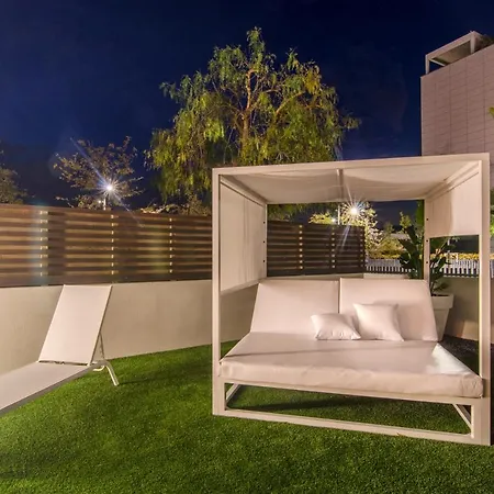 아파트 Spaces Garden Paradise 3 Bedroom, 3 Bathroom, Huge Private Garden-terrace, Pool- Sleeps Up To 8 *