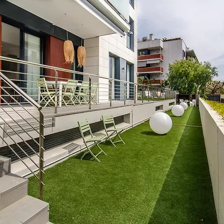 아파트 Spaces Garden Paradise 3 Bedroom, 3 Bathroom, Huge Private Garden-terrace, Pool- Sleeps Up To 8