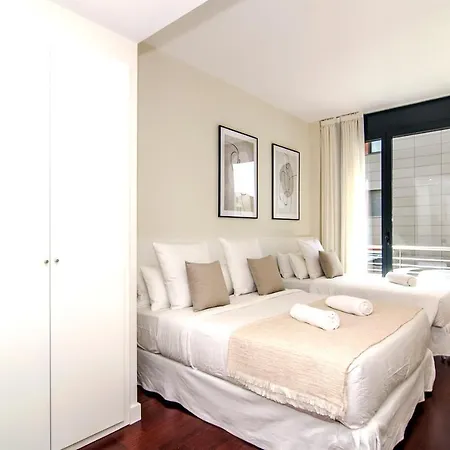 公寓 Spaces Garden Paradise 3 Bedroom, 3 Bathroom, Huge Private Garden-terrace, Pool- Sleeps Up To 8