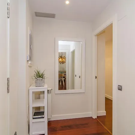 Spaces Garden Paradise 3 Bedroom, 3 Bathroom, Huge Private Garden-terrace, Pool- Sleeps Up To 8 锡切斯