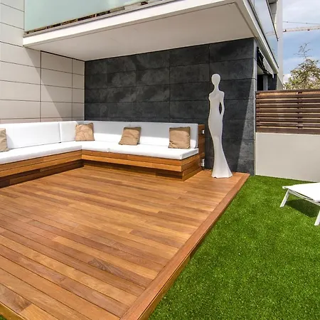 Spaces Garden Paradise 3 Bedroom, 3 Bathroom, Huge Private Garden-terrace, Pool- Sleeps Up To 8 아파트 시체스