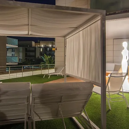 Spaces Garden Paradise 3 Bedroom, 3 Bathroom, Huge Private Garden-terrace, Pool- Sleeps Up To 8 公寓 *