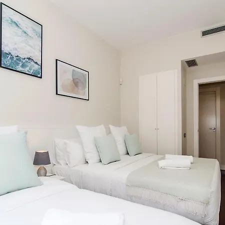 아파트 Spaces Garden Paradise 3 Bedroom, 3 Bathroom, Huge Private Garden-terrace, Pool- Sleeps Up To 8 시체스
