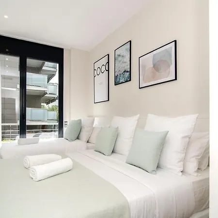 公寓 Spaces Garden Paradise 3 Bedroom, 3 Bathroom, Huge Private Garden-terrace, Pool- Sleeps Up To 8 *
