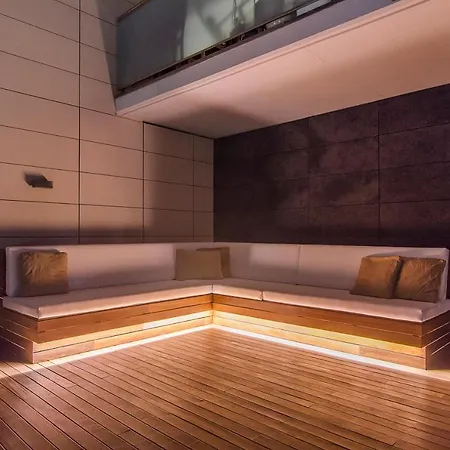 아파트 Spaces Garden Paradise 3 Bedroom, 3 Bathroom, Huge Private Garden-terrace, Pool- Sleeps Up To 8 *