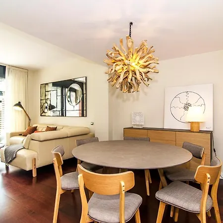 公寓 Spaces Garden Paradise 3 Bedroom, 3 Bathroom, Huge Private Garden-terrace, Pool- Sleeps Up To 8 *