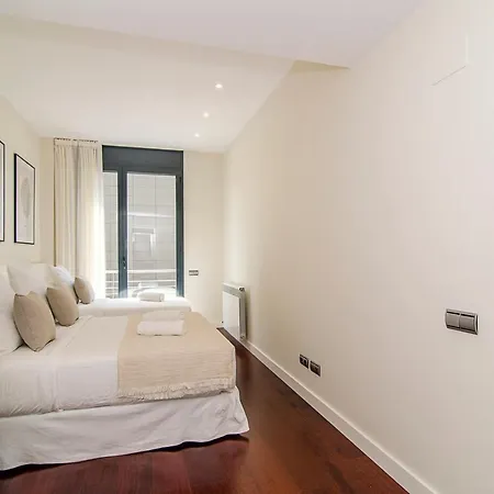 Spaces Garden Paradise 3 Bedroom, 3 Bathroom, Huge Private Garden-terrace, Pool- Sleeps Up To 8 아파트