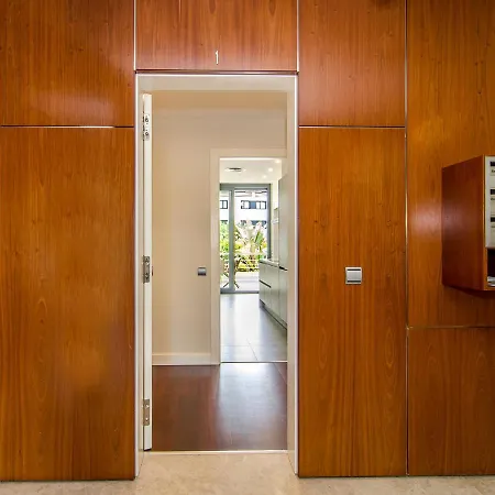 公寓 Spaces Garden Paradise 3 Bedroom, 3 Bathroom, Huge Private Garden-terrace, Pool- Sleeps Up To 8 *