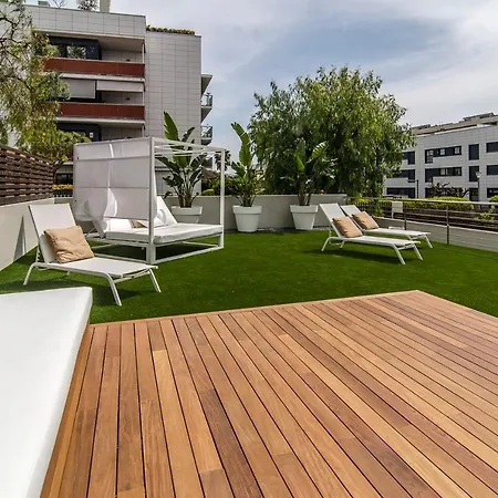 Spaces Garden Paradise 3 Bedroom, 3 Bathroom, Huge Private Garden-terrace, Pool- Sleeps Up To 8 公寓 *