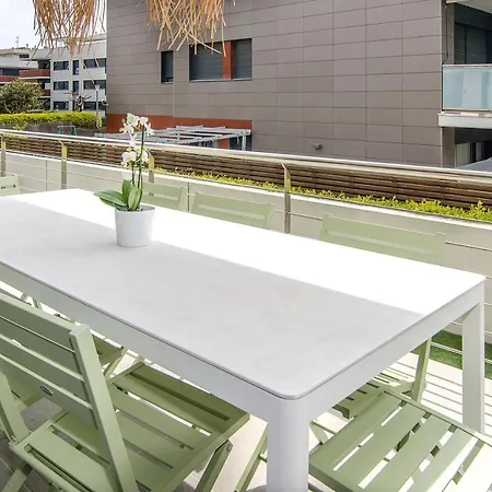 아파트 Spaces Garden Paradise 3 Bedroom, 3 Bathroom, Huge Private Garden-terrace, Pool- Sleeps Up To 8 *