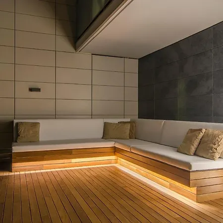 아파트 Spaces Garden Paradise 3 Bedroom, 3 Bathroom, Huge Private Garden-terrace, Pool- Sleeps Up To 8 시체스