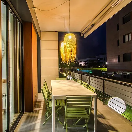Apartment Spaces Garden Paradise 3 Bedroom, 3 Bathroom, Huge Private Garden-terrace, Pool- Sleeps Up To 8 Sitges